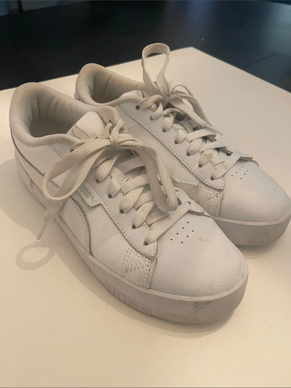 Women’s Classic White Leather Sneakers puma brand size 8.5